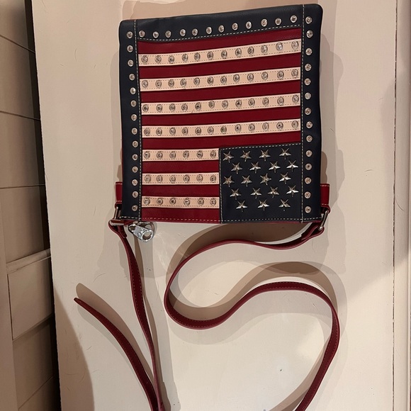 Montana West Handbags - Montana West Patriotic Crossbody Purse
